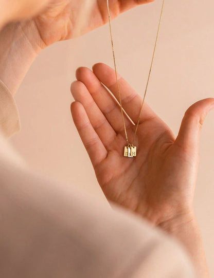 Gegrafeerde Initialen Ketting