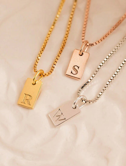 Gegrafeerde Initialen Ketting